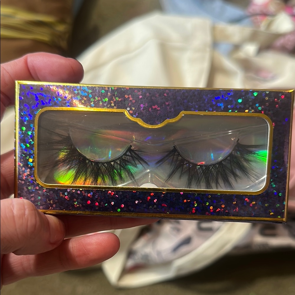 Holographic Eyelashes